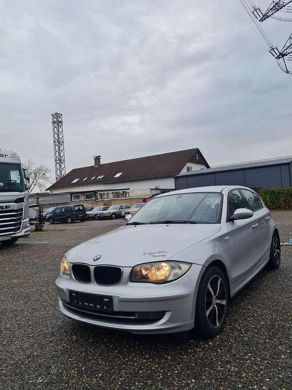 Grau Gebraucht 2007 BMW 120 Kleinwagen | 4.300 € (Teuer) - Bild 1/4