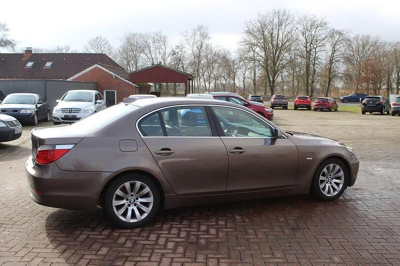 Gebraucht BMW 525 2004 Braun Limousine
