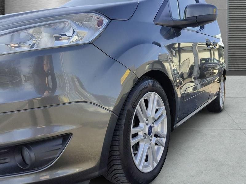 Gebraucht Ford Tourneo Courier Titanium 101 PS (74 kW) 2017 Grau Van / Kleinbus