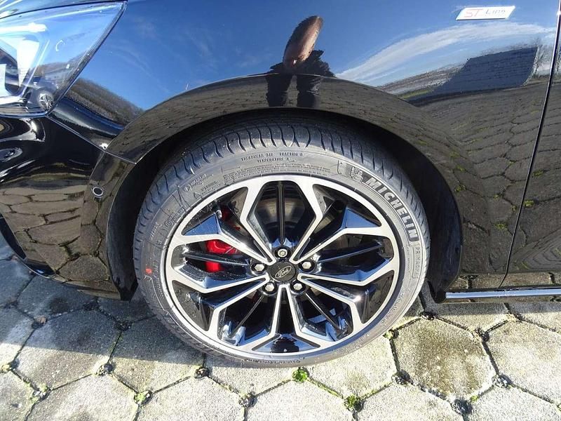 Gebraucht Ford Focus ST-Line 125 PS (91 kW) 2021 Obsidianschwarz metallic Kombi