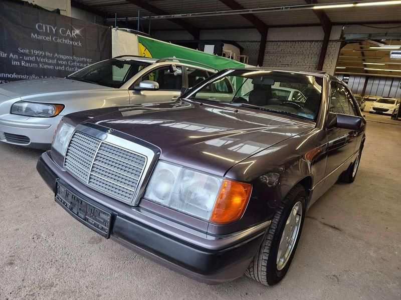 Second-hand Mercedes E220 150 CP (110 kW) 1992 Maro Coupe