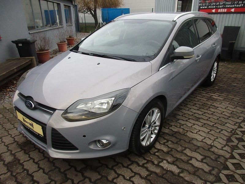 Gebraucht Ford Focus 150 PS (110 kW) 2013 Blau Kombi