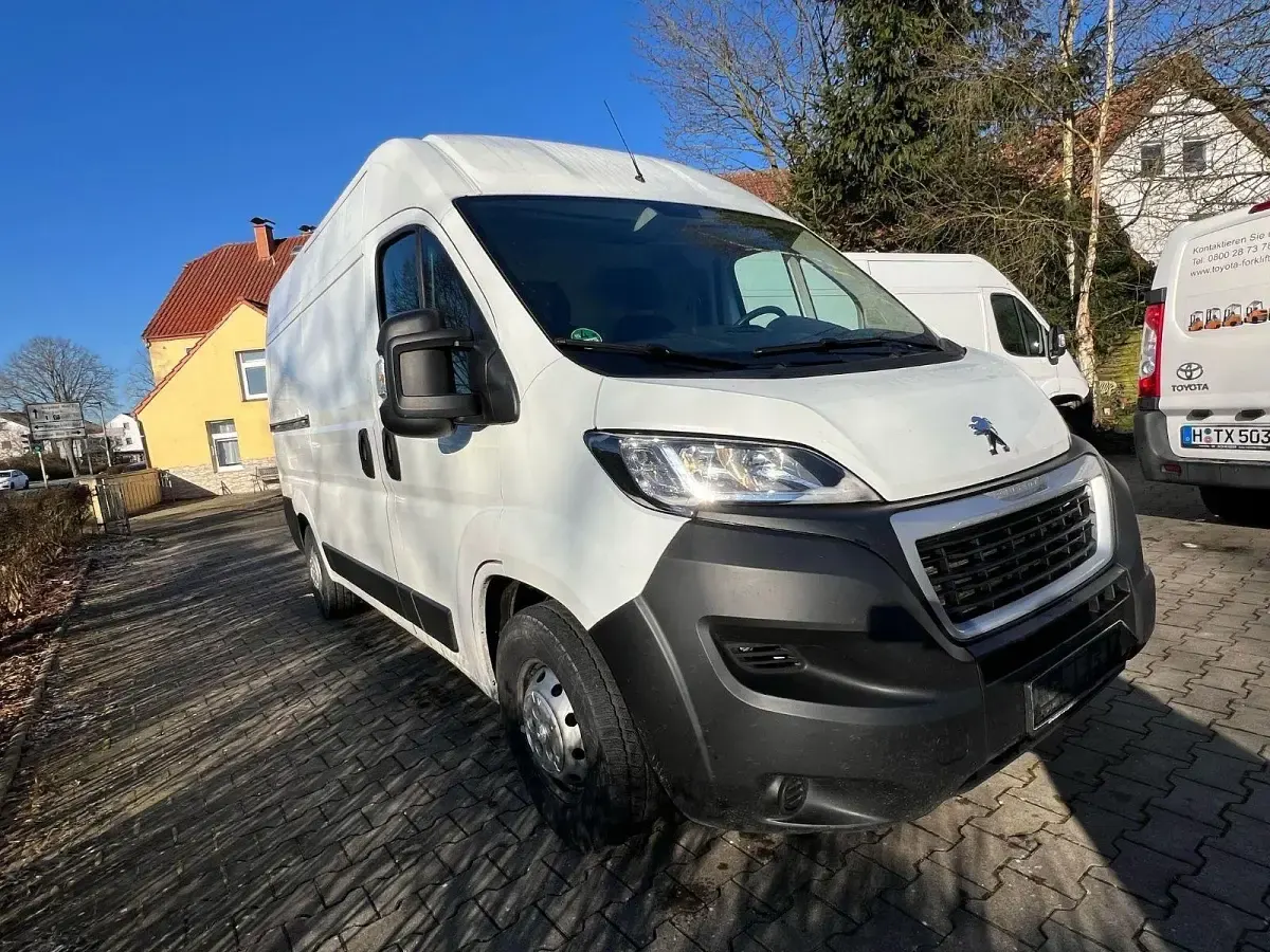 Gebraucht Peugeot Boxer Premium 140 PS (102 kW) 2019 Weiß Van