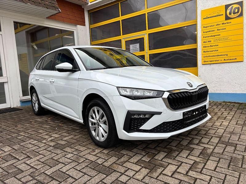 Weiß Gebraucht 2025 Skoda Scala Kleinwagen | 21.480 € (Superpreis) - Bild 1/4