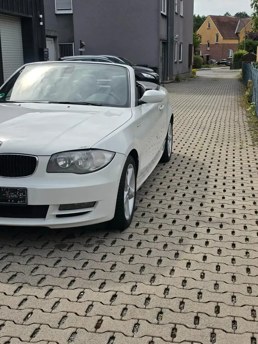 Gebraucht BMW 118 Cabriolet 143 PS (105 kW) 2009 Weiß Cabrio