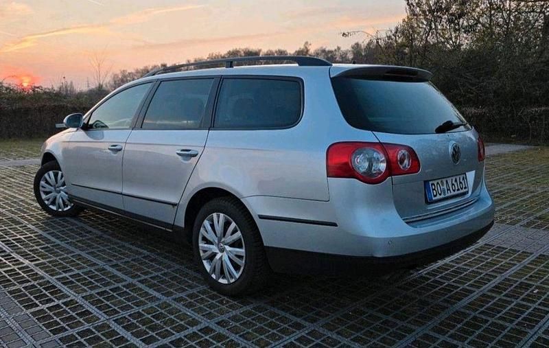 Gebraucht VW Passat Highline 141 PS (103 kW) 2010 Grau Kombi