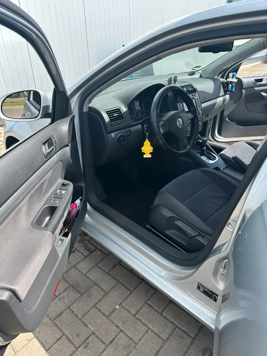 Gebraucht VW Jetta 140 PS (102 kW) 2007 Silber Limousine
