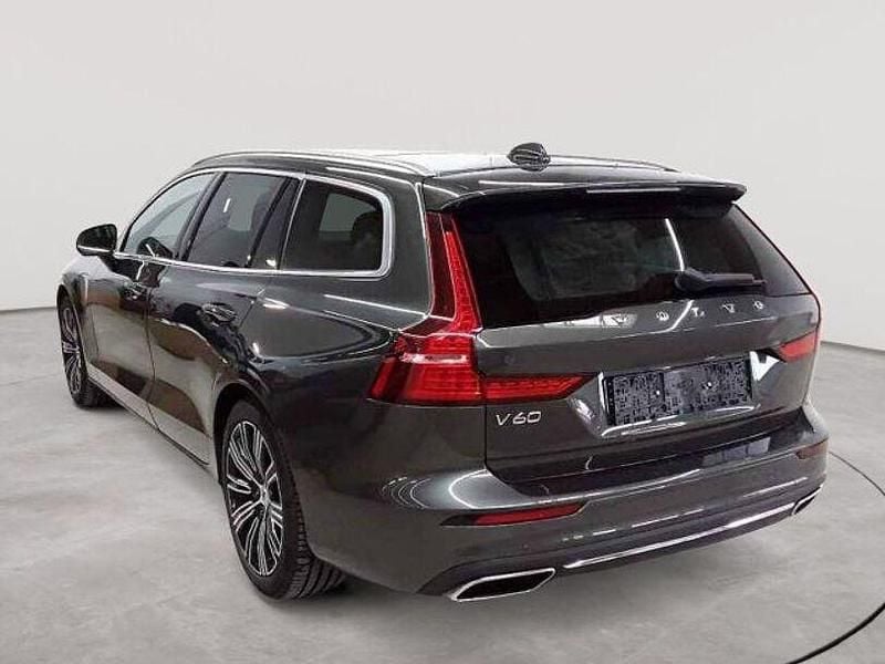 Gebraucht Volvo V60 Inscription 253 PS (186 kW) 2020 Pine grey metallic Kombi