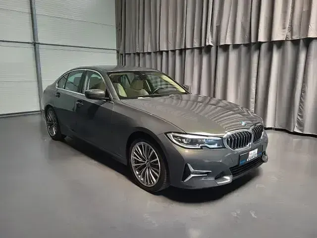Gebraucht BMW 330 Luxury Line 258 PS (189 kW) 2019 Grau Limousine