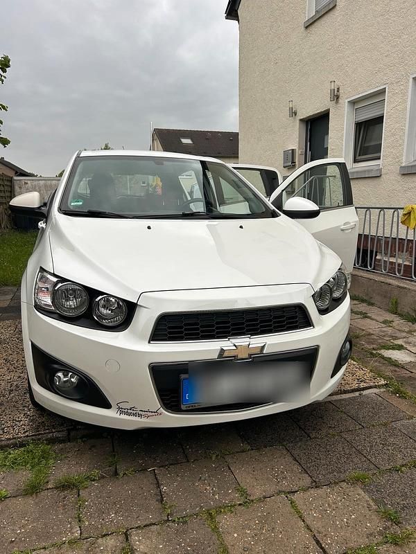 Weiß Gebraucht 2013 Chevrolet Aveo Kleinwagen | 3.650 € (Fairer Preis) - Bild 1/4