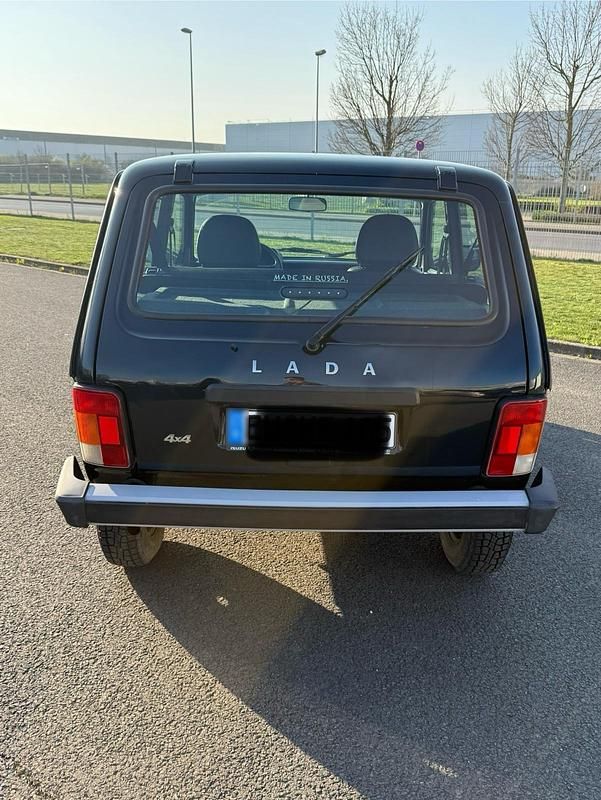 Gebraucht Lada niva 82 PS (60 kW) 2018 Grün SUV