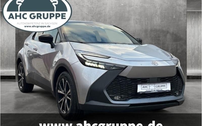 Neu Toyota C-HR 140 PS (102 kW) 2025 Silber SUV