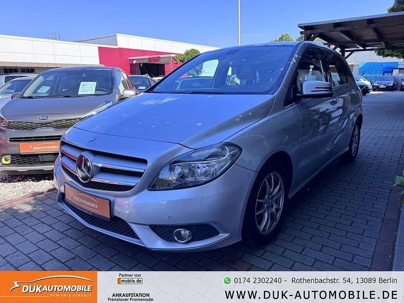 Silber Gebraucht 2012 Mercedes B180 Van / Kleinbus | 11.999 € (Fairer Preis) - Bild 1/4