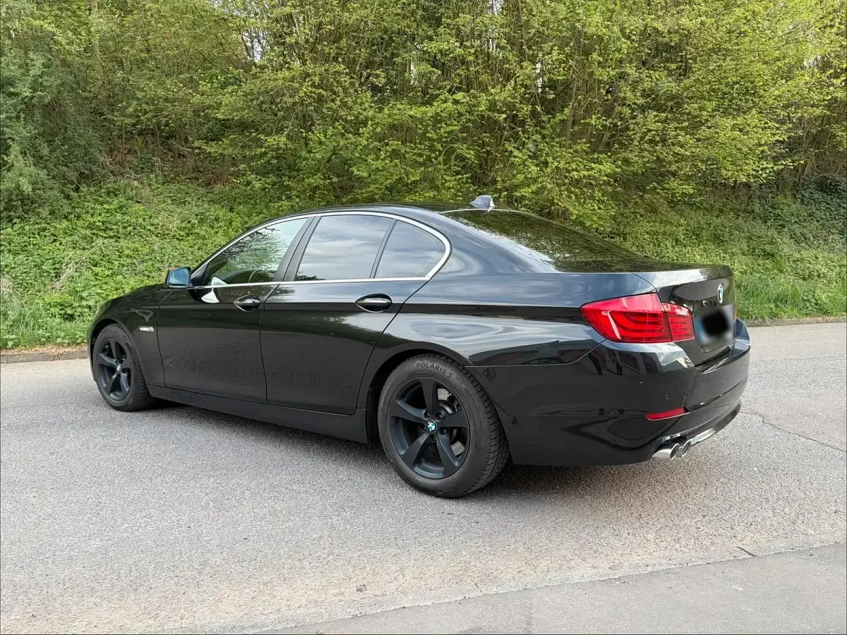 Second-hand BMW 520 184 CP (135 kW) 2011 Negru Berlinǎ