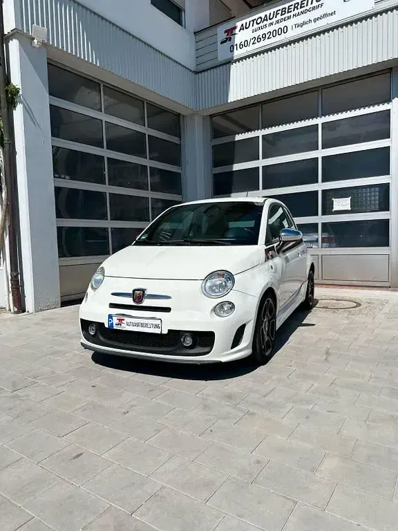 Gebraucht Abarth 500 135 PS (99 kW) 2009 Weiß Kleinwagen