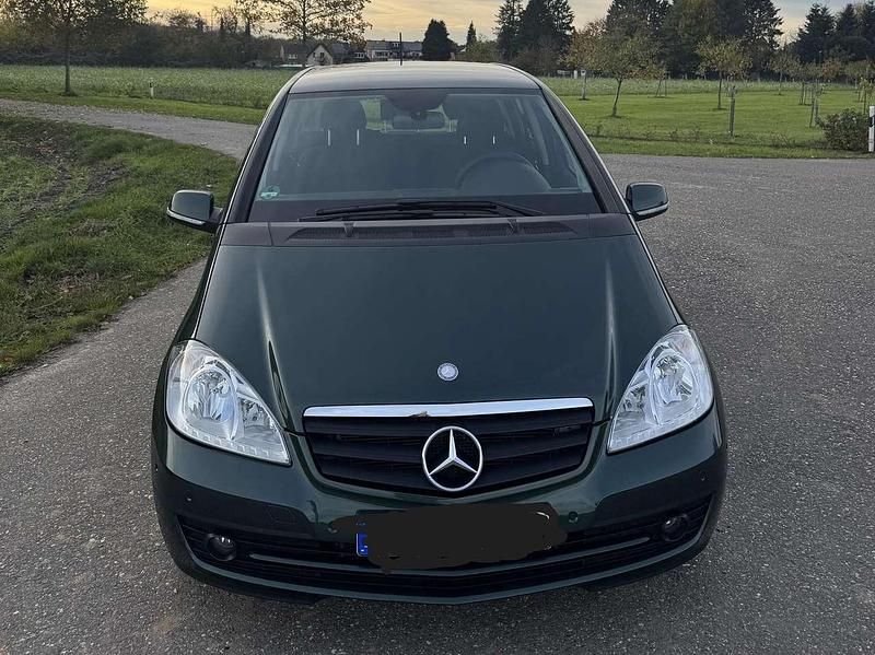 Gebraucht Mercedes A160 95 PS (69 kW) 2010 Grün Limousine