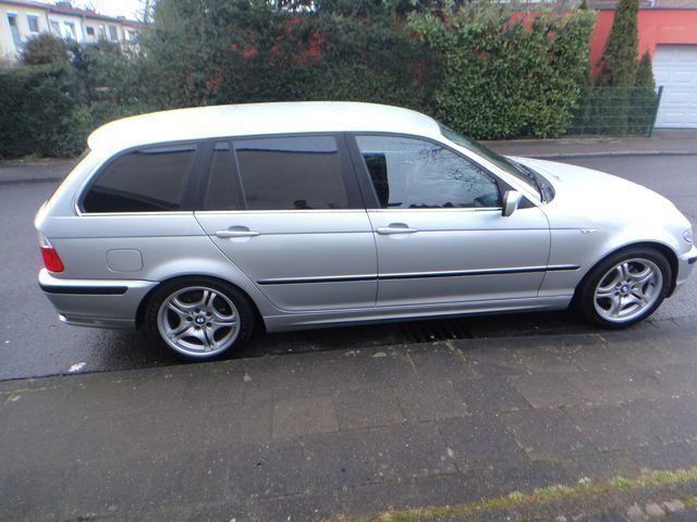 Gebraucht BMW 320 170 PS (125 kW) 2002 Silber metallic Kombi