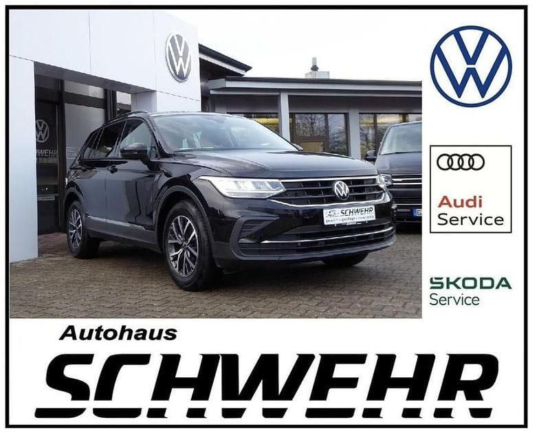 Deep black perleffekt Gebraucht 2023 VW Tiguan Life SUV | 26.990 € (Guter Preis) - Bild 1/4