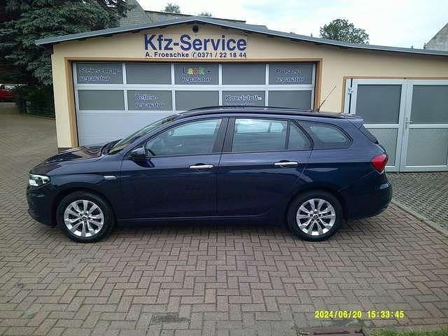 Gebraucht Fiat Tipo Pop 95 PS (69 kW) 2016 Colore esterno (new blu Kombi