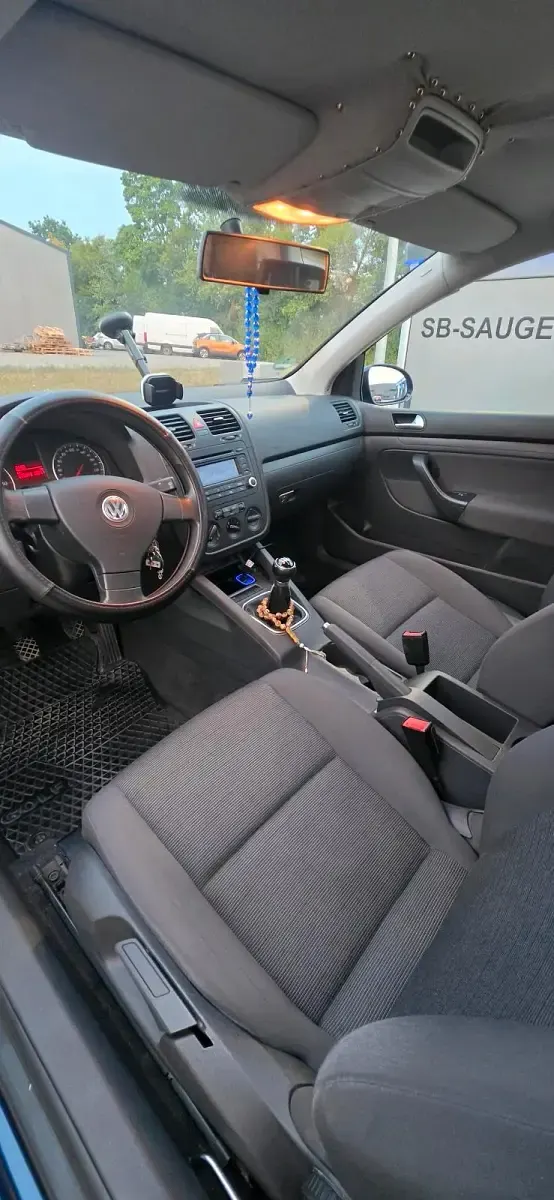 Gebraucht VW Golf V 90 PS (66 kW) 2005 Blau Kleinwagen