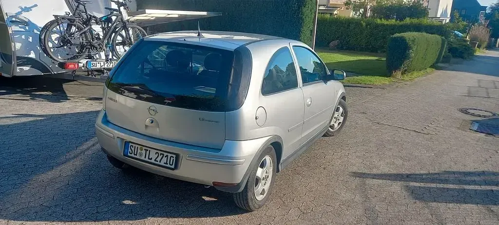 Gebraucht Opel Corsa Edition 80 PS (58 kW) 2005 Silber Kleinwagen
