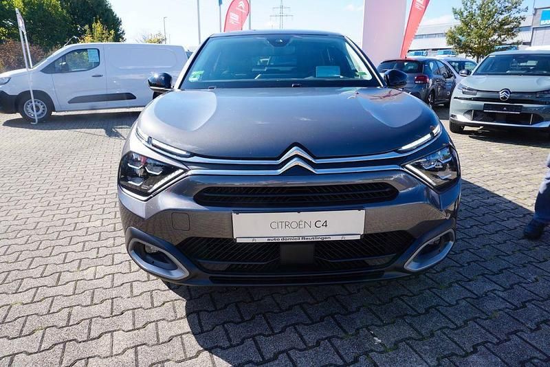 Grau Gebraucht 2021 Citroën C4 Shine Limousine | 15.990 € (Superpreis) - Bild 1/4