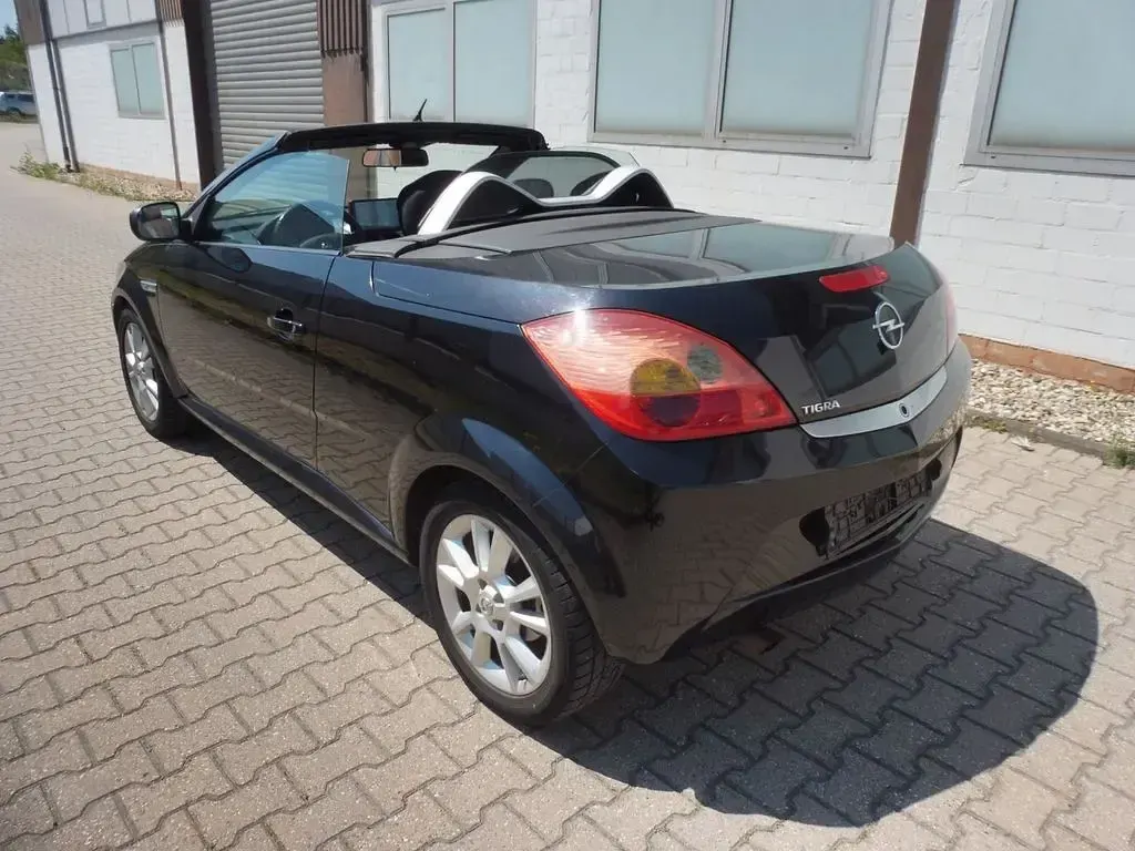 Gebraucht Opel Tigra Enjoy 90 PS (66 kW) 2004 Schwarz Cabrio
