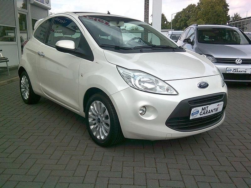 Gebraucht Ford Ka Titanium 69 PS (50 kW) 2015 Weiß Kleinwagen