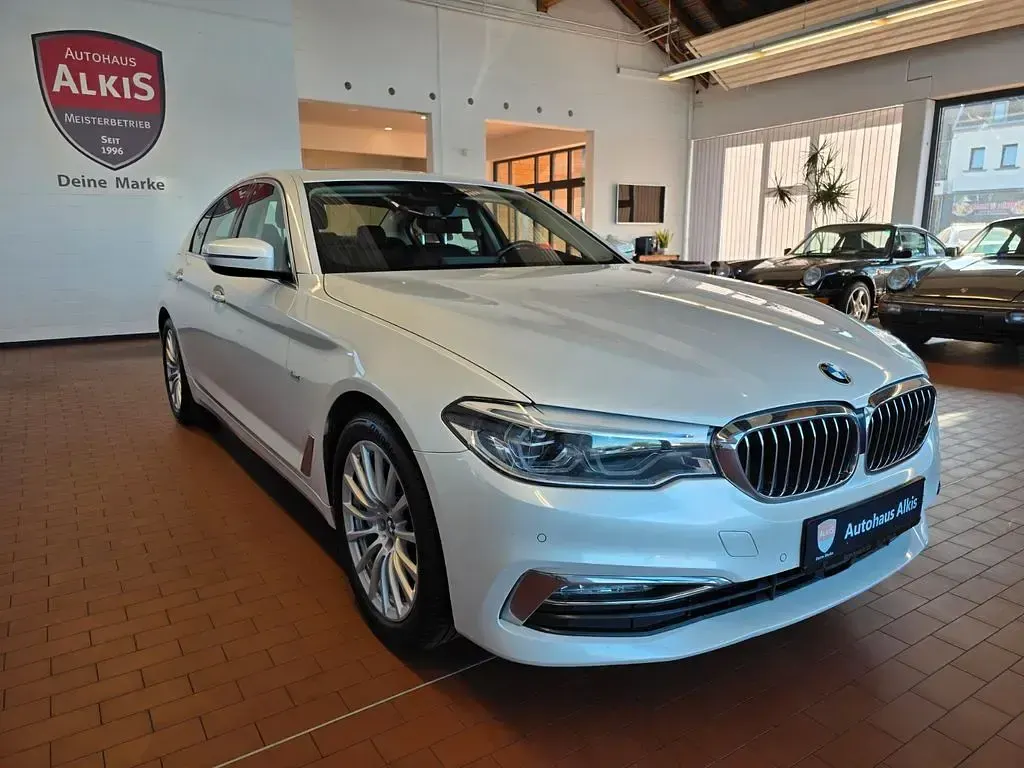 Gebraucht BMW 540 Luxury Line 340 PS (250 kW) 2018 Mineralweiss (metallic) Limousine