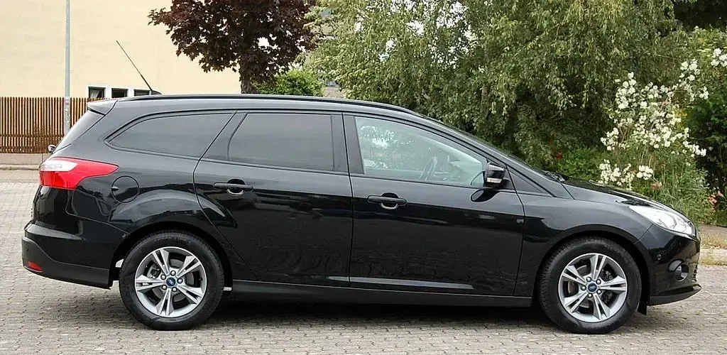 Gebraucht Ford Focus 125 PS (91 kW) 2013 Schwarz Limousine