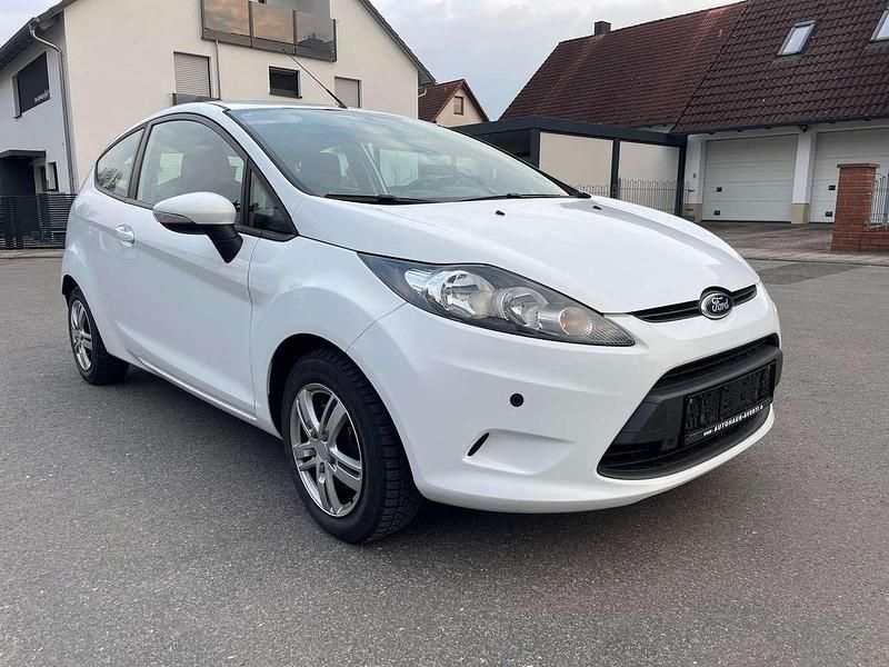 Gebraucht Ford Fiesta 97 PS (71 kW) 2009 Weiß Kleinwagen