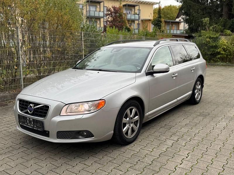 Silber Gebraucht 2013 Volvo V70 Pro Kombi | 4.999 € (Guter Preis) - Bild 1/4