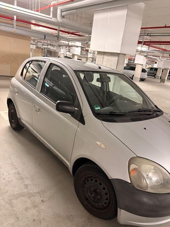 Gebraucht Toyota Yaris 86 PS (63 kW) 2002 Grau Limousine