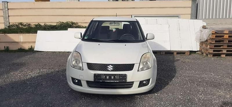 Gebraucht Suzuki Swift Snow 92 PS (67 kW) 2008 Weiß Kleinwagen