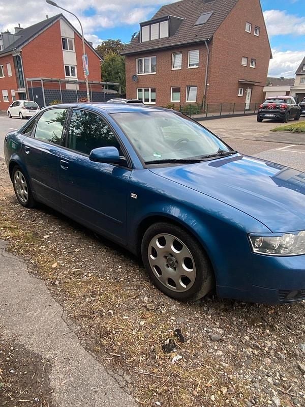 Blau Gebraucht 2003 Audi A4 Limousine | 1.300 € - Bild 1/4