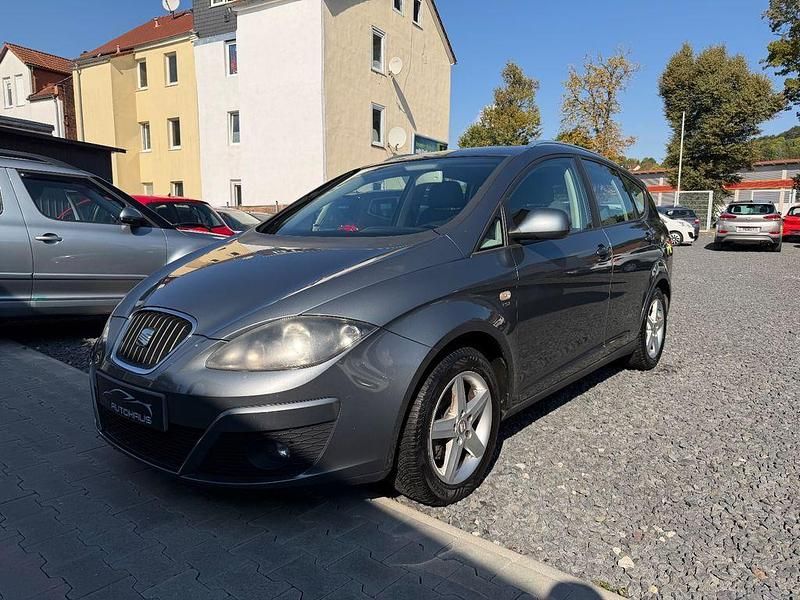 Grau Gebraucht 2012 Seat Altea XL Stylance Van / Kleinbus | 4.499 € (Guter Preis) - Bild 1/4