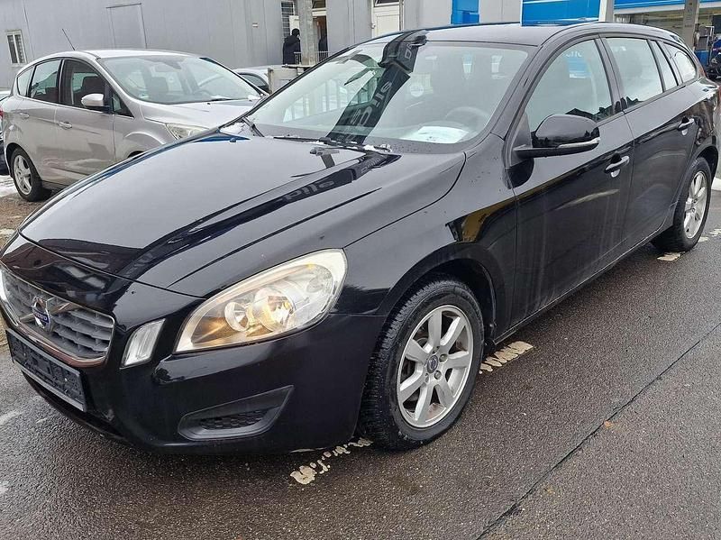 Gebraucht Volvo V60 Basis 114 PS (83 kW) 2012 Black solid (stone) / solid Kombi
