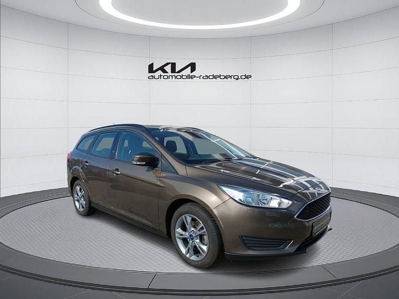 Gebraucht Ford Focus Trend 101 PS (74 kW) 2018 Braun Limousine