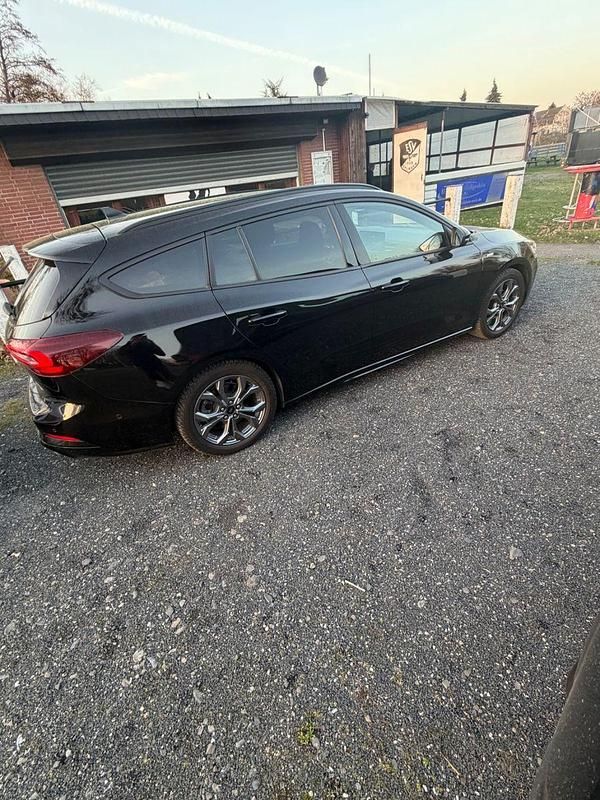 Gebraucht Ford Focus ST-Line X 155 PS (114 kW) 2024 Schwarz Kombi