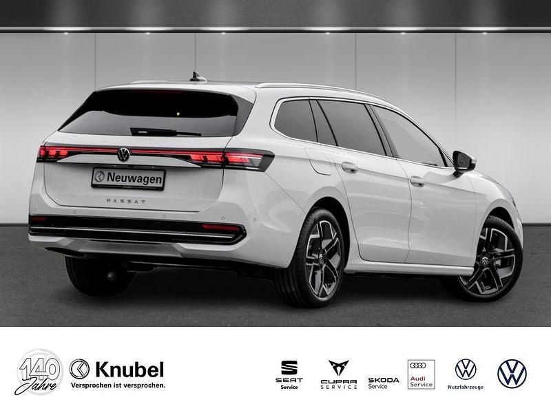 Gebraucht VW Passat Elegance 150 PS (110 kW) 2024 Weiss Kombi