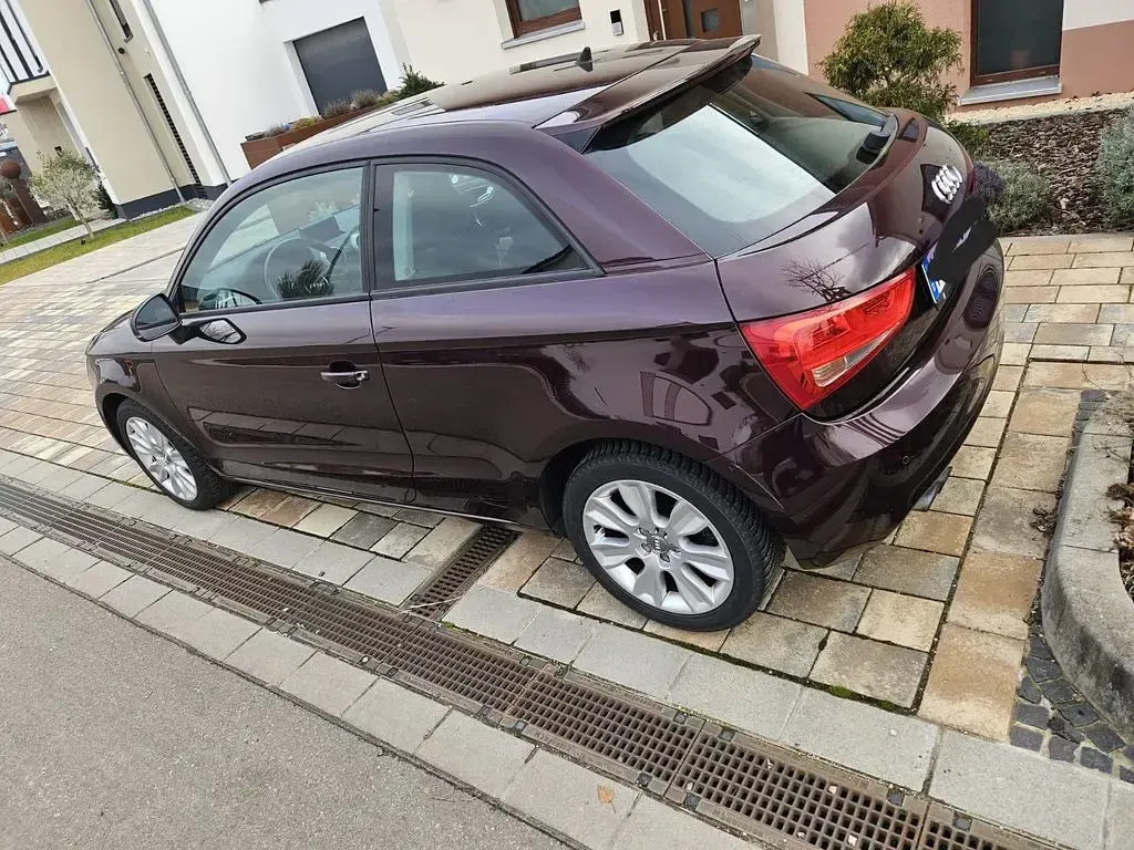 Gebraucht Audi A1 Ambition 122 PS (89 kW) 2011 Violett Kleinwagen