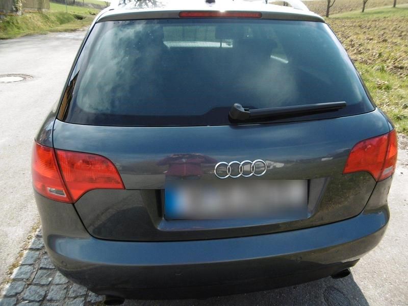 Second-hand Audi A4 170 CP (125 kW) 2007 Gri Break