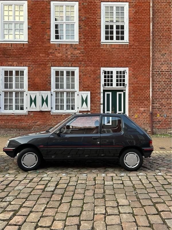 Grau Gebraucht 1991 Peugeot 205 Kleinwagen | 3.700 € - Bild 1/4