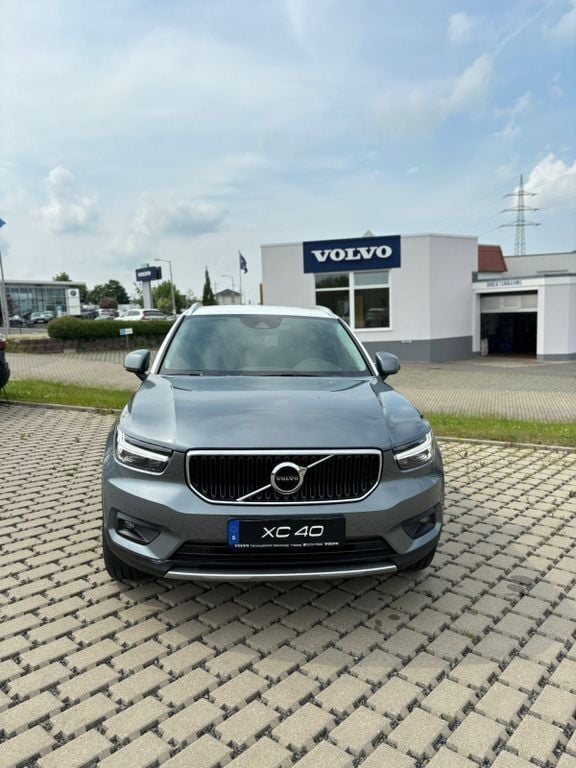 Grau Gebraucht 2018 Volvo XC40 Momentum SUV | 21.500 € (Fairer Preis) - Bild 1/4