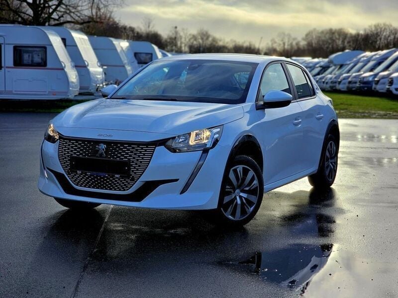 Weiß Gebraucht 2021 Peugeot e-208 Active+ Kleinwagen | 14.290 € (Fairer Preis) - Bild 1/4