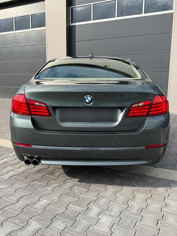 Gebraucht BMW 523 204 PS (150 kW) 2010 Grau Limousine