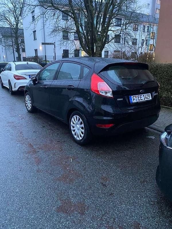 Gebraucht Ford Fiesta Trend 101 PS (74 kW) 2016 Schwarz Kleinwagen