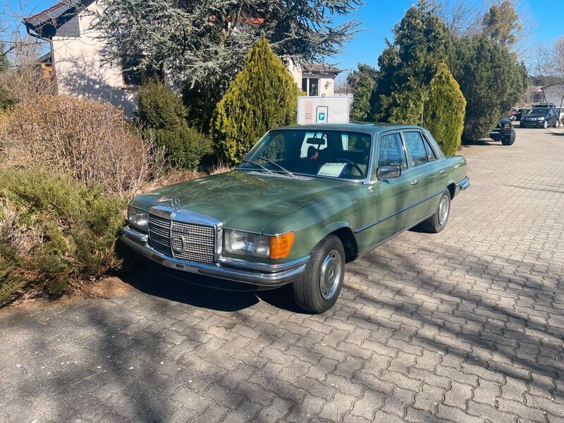 Grün Gebraucht 1976 Mercedes S280 Limousine | 9.670 € - Bild 1/4