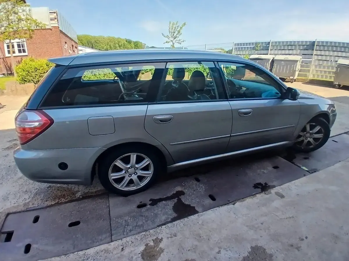 Gebraucht Subaru Legacy 165 PS (121 kW) 2007 Silber Kombi