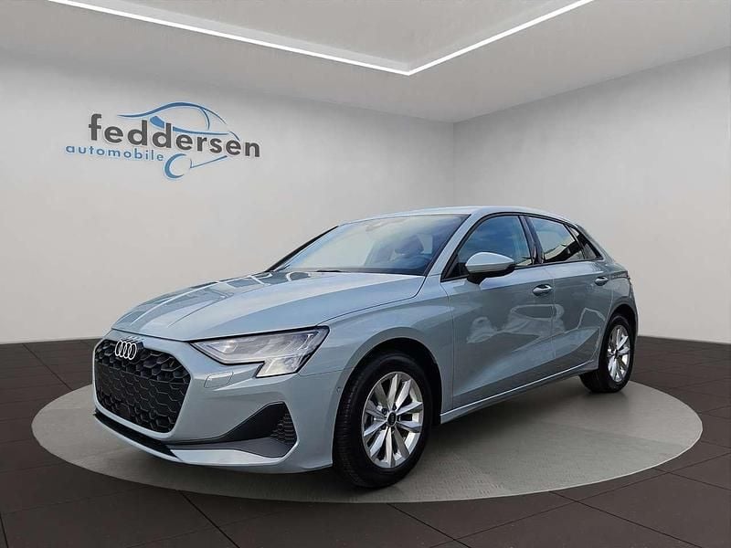 Gebraucht Audi A3 Ambiente 150 PS (110 kW) 2025 Pfeilgrau perleffekt Limousine